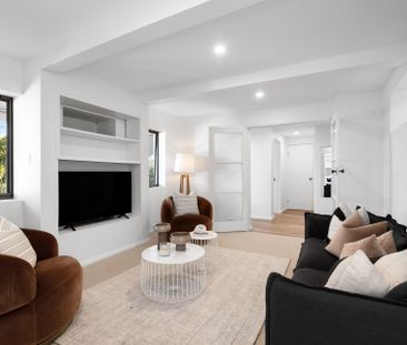 Elegant family home in the heart of Castlecrag - Photo 4