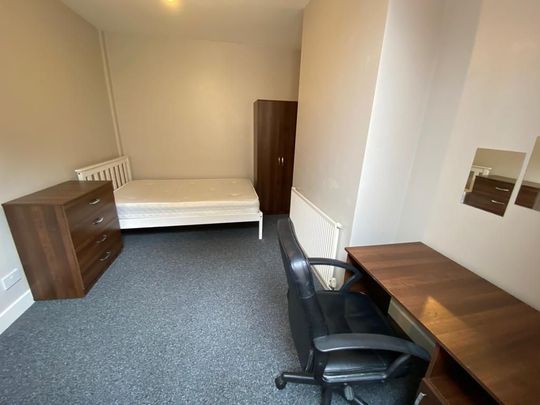 6 bedroom house share to rent - Photo 1