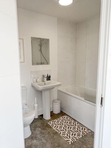 2 bedroom semi-detached house to rent - Photo 3