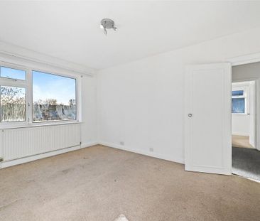 2 bedroom maisonette to rent - Photo 4