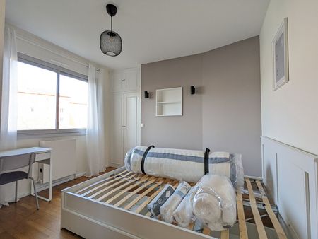 Location Appartement 4 pièces 90m² VILLEURBANNE 69100 - Photo 3