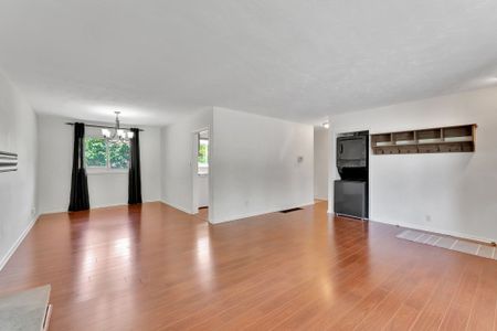 For Lease - 1017 Braeside Street, Woodstock, Ontario - Photo 2