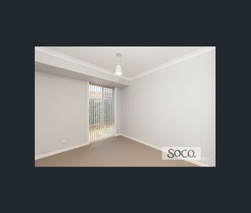 Spacious 4×2 Family Home with Side Access & Rear Workshop - Photo 4