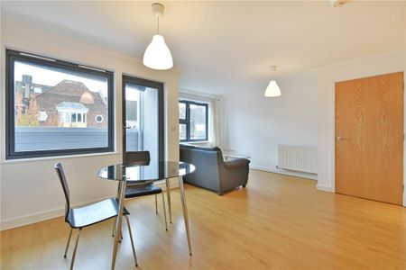 1 bedroom flat to rent - Photo 3