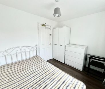 1 bedroom Flat To Let - Photo 1