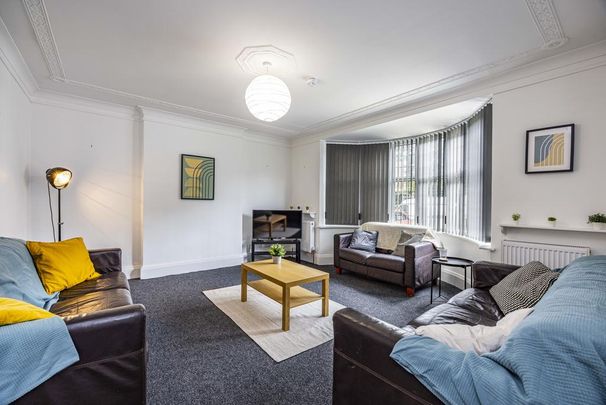 8 bedroom house to rent - Photo 1