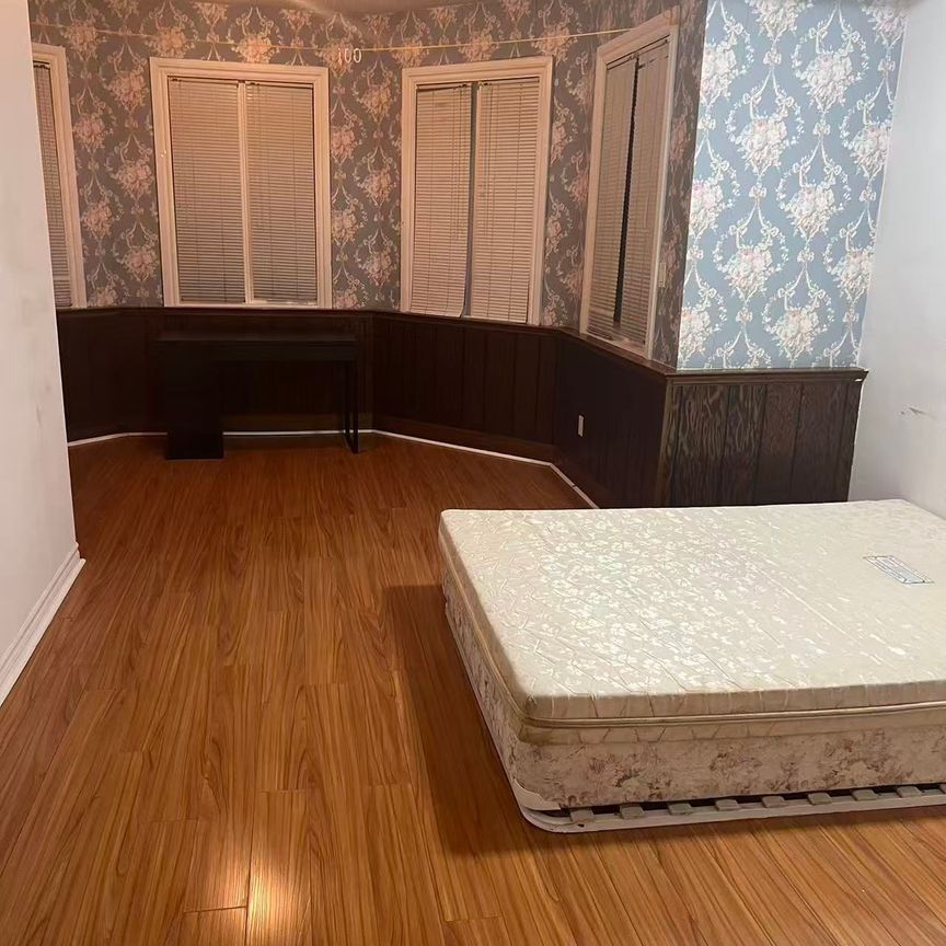 For Lease - 35 Mcdairmid Road Unit# unit1, Toronto, Ontario - Photo 1