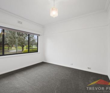 16 Clarkson St, Sebastopol VIC 3356 - Photo 4