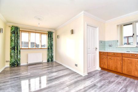 3 bedroom detached bungalow to rent - Photo 3