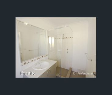 4 x 2 Family Home in great location - Photo 6