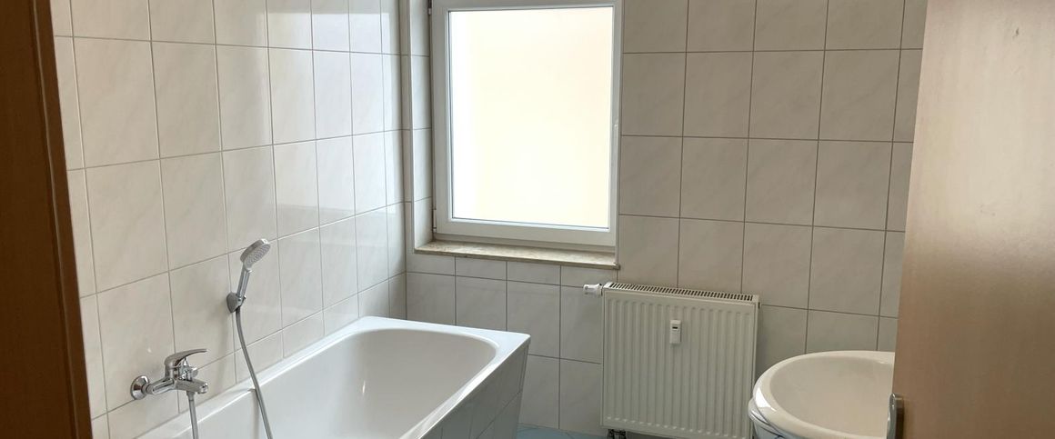 2-Zimmer-Wohnung in Kaitz/ Nähe Südhöhe - große Küche und großer Ost/Süd-Balkon ! - Foto 1