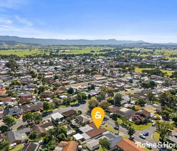 Comfortable, family-friendly home in a prime location! - Photo 4