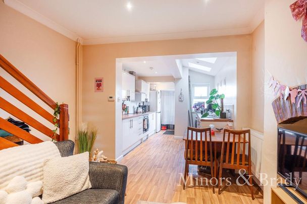 3 bedroom terraced house to rent - Photo 1