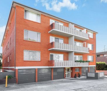 Bright One-Bedroom Apartment in the Heart of Leichhardt - Photo 6