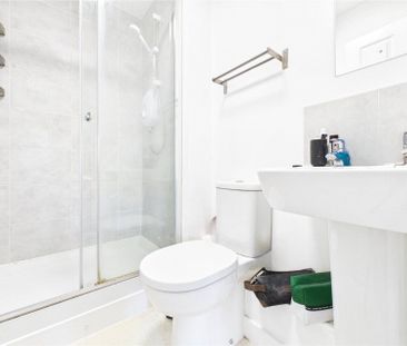 Henlow Place, Farnborough Henlow Place, Farnborough - Photo 1