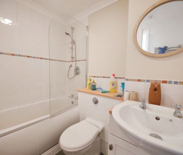 2 bedroom flat to rent - Photo 6