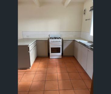 2/4 Everett Cl, Herne Hill, Vic 3218 - Photo 4
