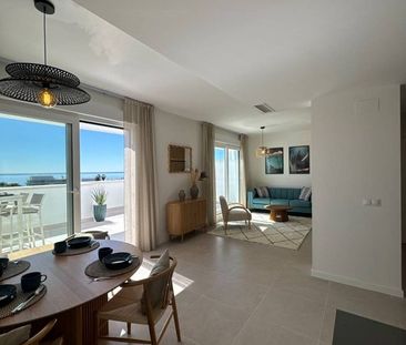 2 bedroom luxury penthouse for rent in Estepona, Andalusia - Photo 6