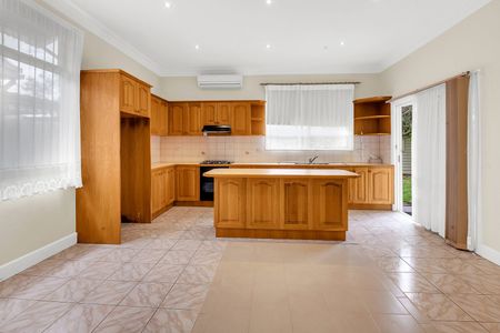 152 Beavers Road, Northcote VIC 3070 - Photo 4