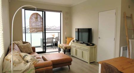 Hobsonville, 1 bedroom, $520 - Photo 2
