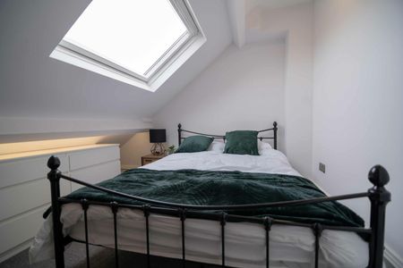 Flat 4 , 13 Wenlock Terrace - Photo 3