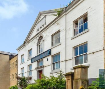 1 bedroom penthouse to rent - Photo 4