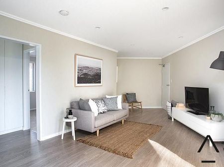 SUN DRENCHED NORTH FACING APARTMENT WITH WRAP AROUND BALCONY & LUG - Photo 5