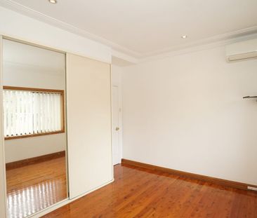 31 Goonaroi Street, Villawood, NSW 2163 - Photo 5