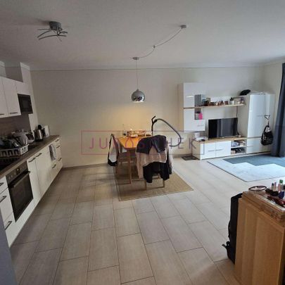 2-Zimmer Wohnung mit Garage und Balkon - Foto 1