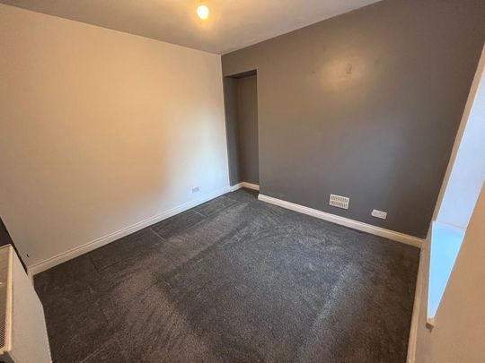 4 bedroom terraced house to rent - Photo 1