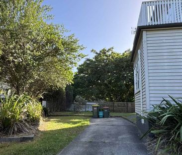 Recently refurbished family home - Photo 2