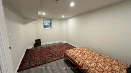 Property For Lease | W9041637 - Photo 4