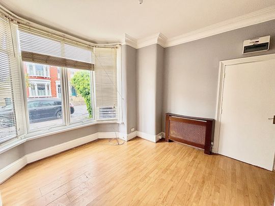 Addison Road, Wanstead, E11, London - Photo 1