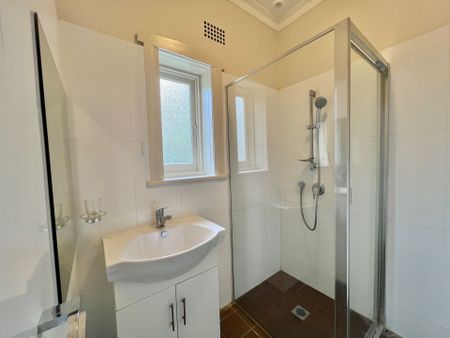 2-3 bedroom Brick Home - GREAT LOCATION - Photo 5