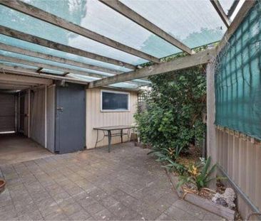 Neat, Trendy and Convenient Two Bedroom Maisonette - Photo 5