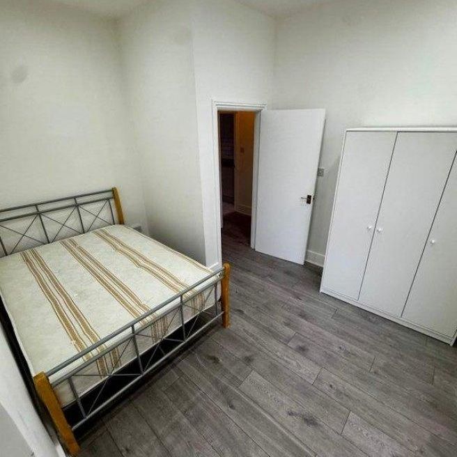 3 bedroom flat to rent - Photo 1