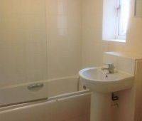2 bed Apartment - To Let - Photo 2