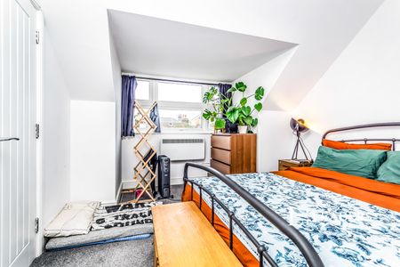 2 bedroom apartment to rent High Street, Sevenoaks, Kent, TN13 - Photo 2