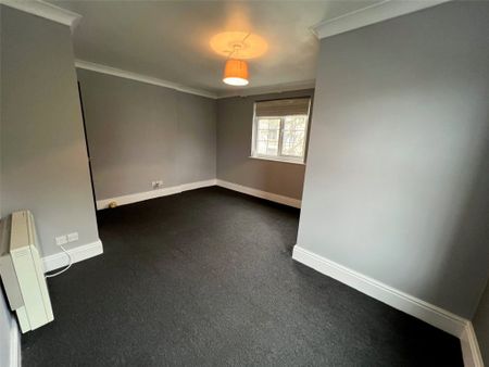 1 Bedroom Flat / Apartment - Queensway, Southampton - Photo 4