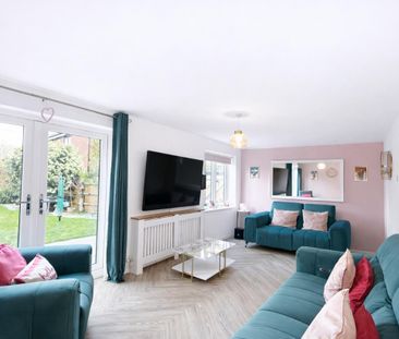 4 bed detached house to rent in Brockenhurst Way, Bicknacre, CM3 - Photo 2