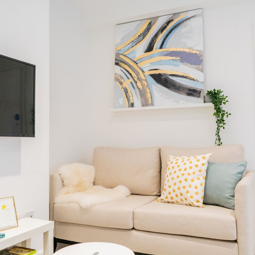 Micklefield Road, HP13 7EJ - Photo 1