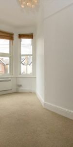 Douglas Road, KT6, London - Photo 4