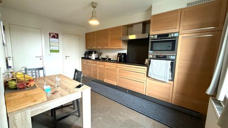 Ruime duplex met 2 slaapkamers en terras - Photo 5