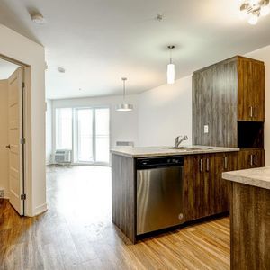 2 Bedroom 1 Bath - 173 Boulevard Armand-Frappier, Sainte-Julie - Photo 2