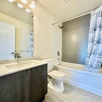 Burnhamthorpe/Confederation Beautiful 2Bdrm +Den Spacious Layout - Photo 1