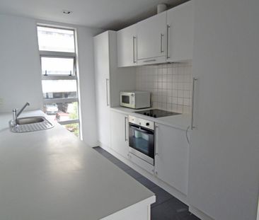 CONVENIENT LIVING AT ITS BEST! - Photo 2