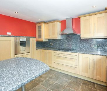 2 bedroom semi-detached house to rent - Photo 5
