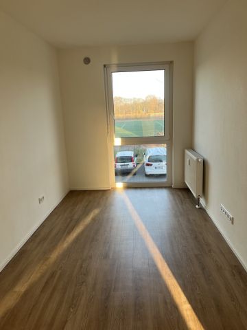 Yitzhak-Rabin-Straße 8, 40789 Monheim - Photo 2