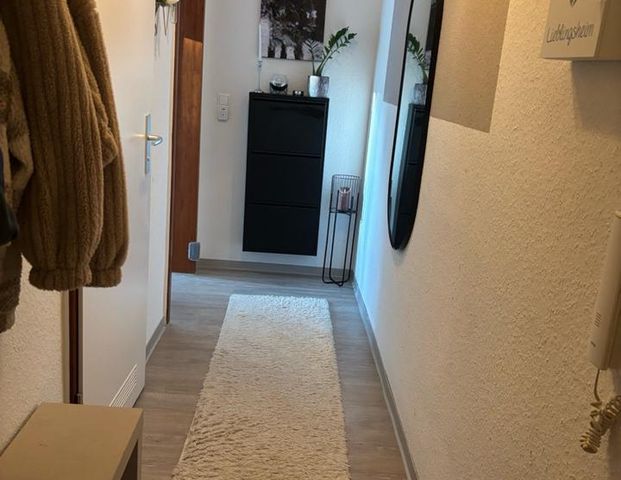 Helle 2,5-Zimmer-Wohnung mit großem Südbalkon - Foto 1