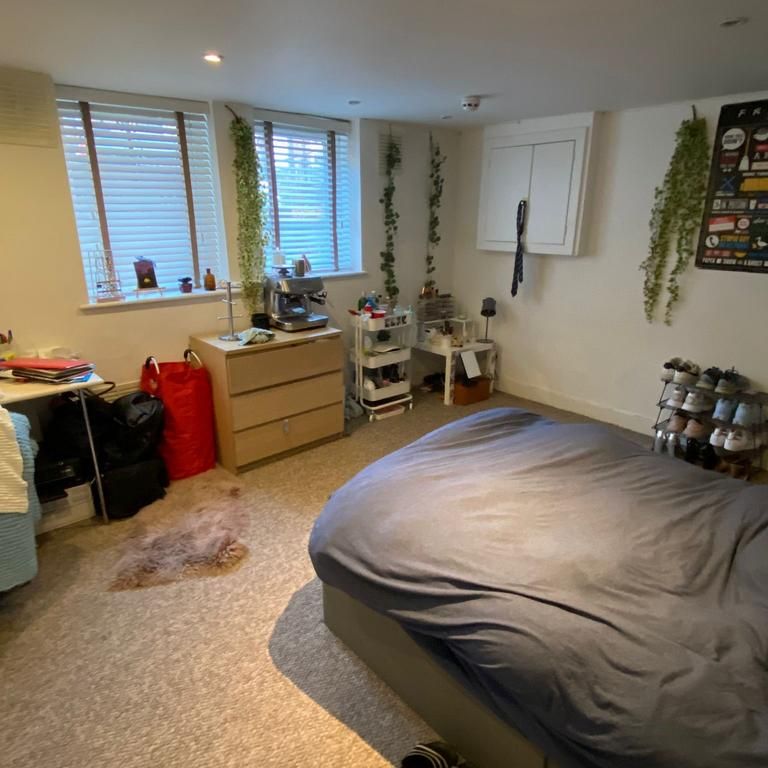 6 bedroom terraced house to rent - Photo 1